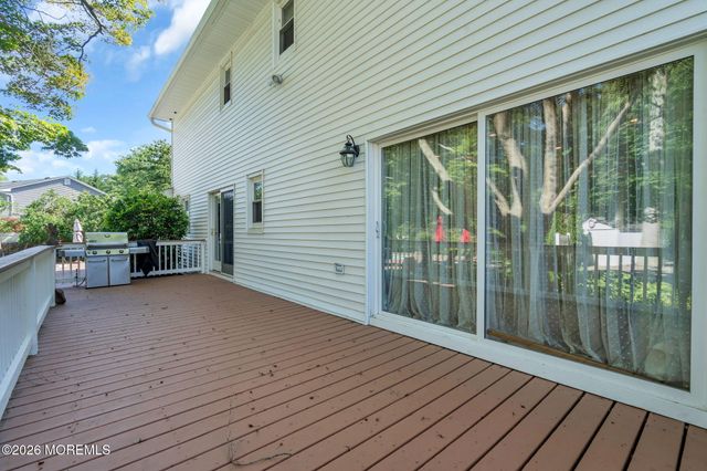 34 Kingsley Drive, Manalapan, NJ 07726