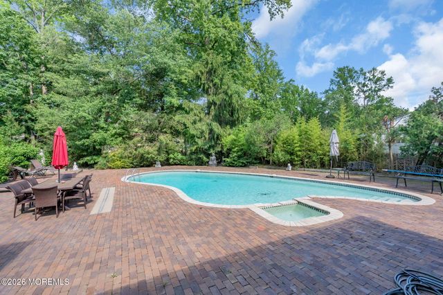 34 Kingsley Drive, Manalapan, NJ 07726