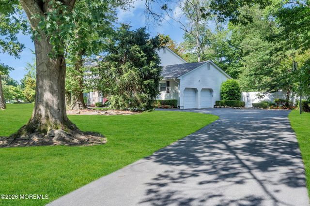 34 Kingsley Drive, Manalapan, NJ 07726