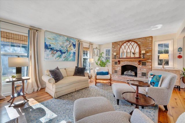 5721 Scenic Hills DR, Roanoke, VA 24018