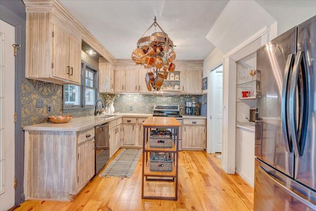 5721 Scenic Hills DR, Roanoke, VA 24018