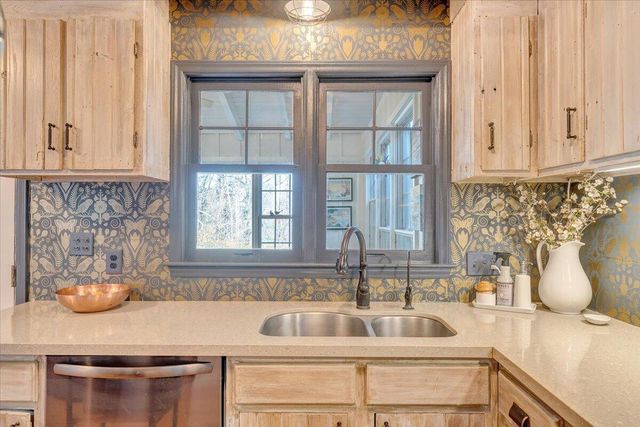 5721 Scenic Hills DR, Roanoke, VA 24018