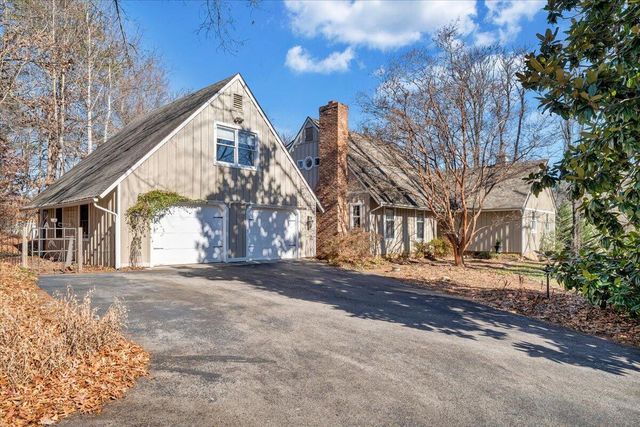 5721 Scenic Hills DR, Roanoke, VA 24018