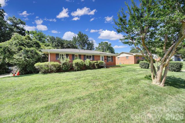 4301 Briarhill Drive, Charlotte, NC 28215