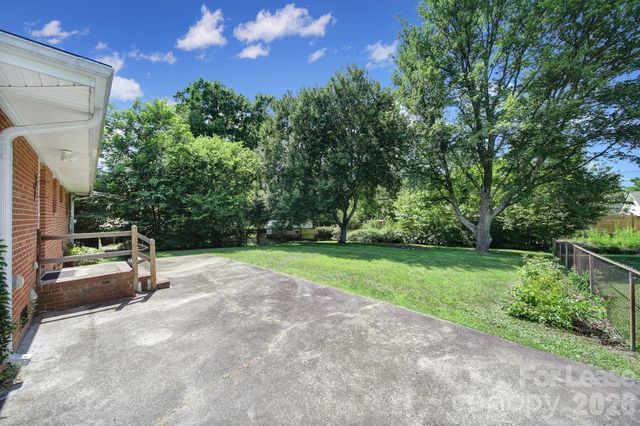 4301 Briarhill Drive, Charlotte, NC 28215
