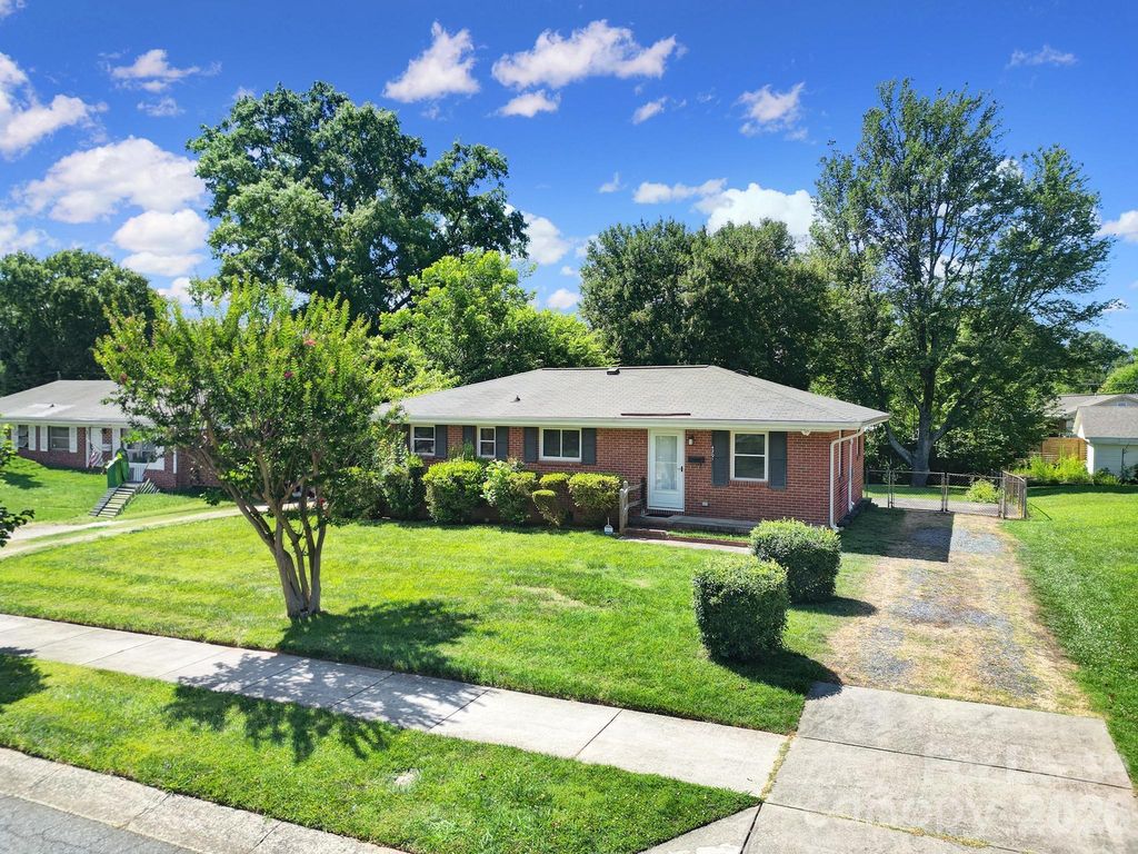 4301 Briarhill Drive, Charlotte, NC 28215
