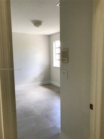 6674 NW 107th Place ., Doral, FL 33178
