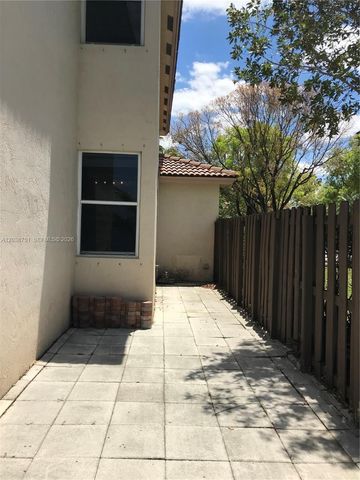 6674 NW 107th Place ., Doral, FL 33178