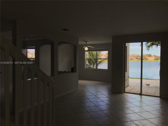 6674 NW 107th Place ., Doral, FL 33178