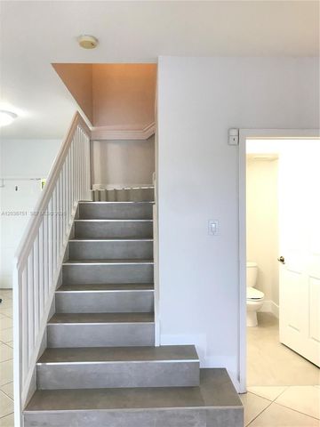 6674 NW 107th Place ., Doral, FL 33178