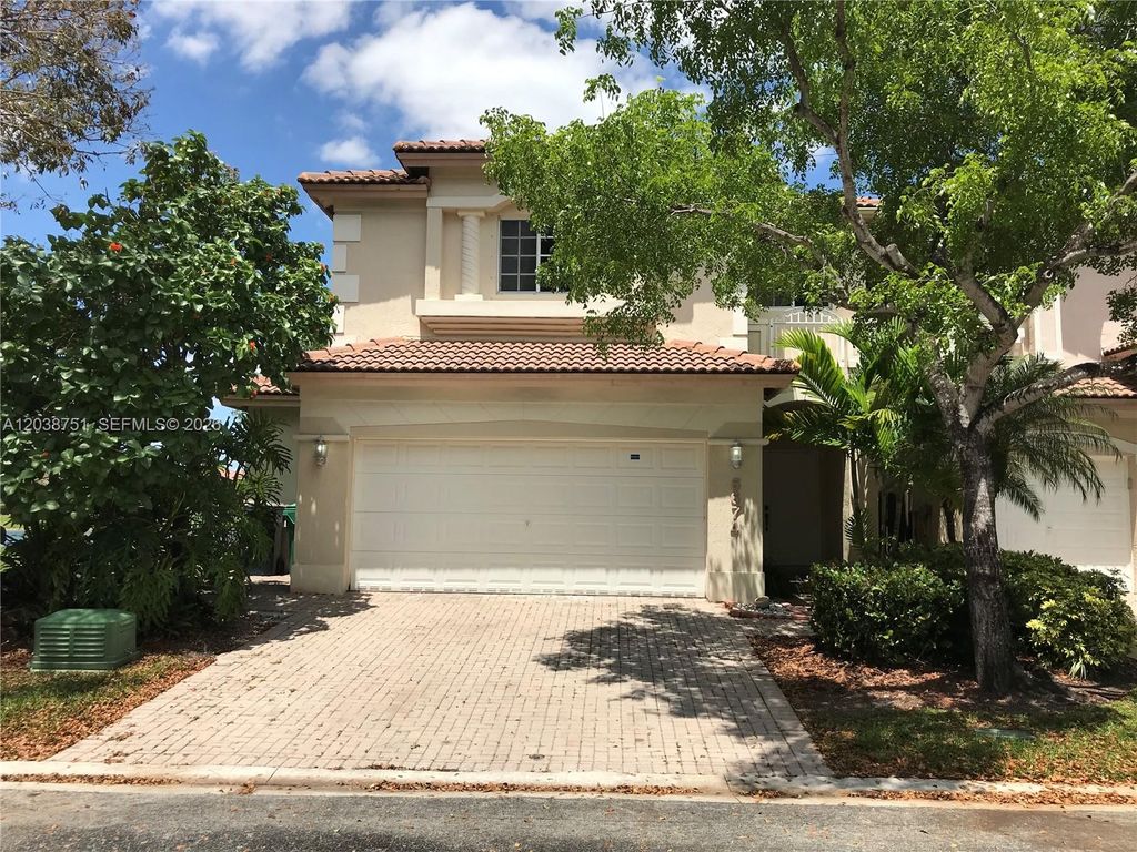 6674 NW 107th Place ., Doral, FL 33178