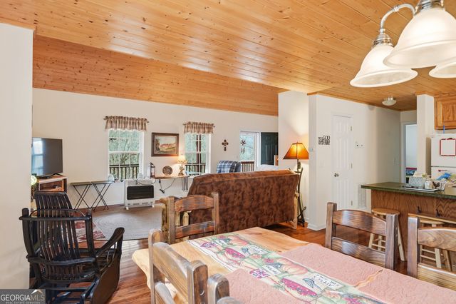1914 Creekstone Lane, Young Harris, GA 30582
