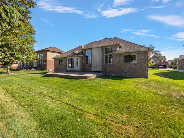 50247 Cheltenham Drive, Macomb, MI 48044