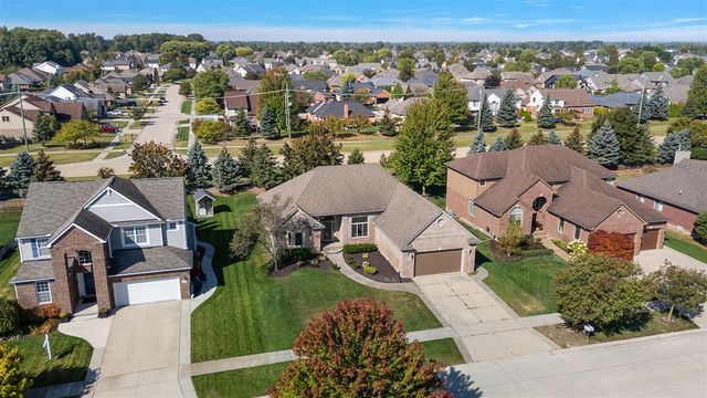 50247 Cheltenham Drive, Macomb, MI 48044