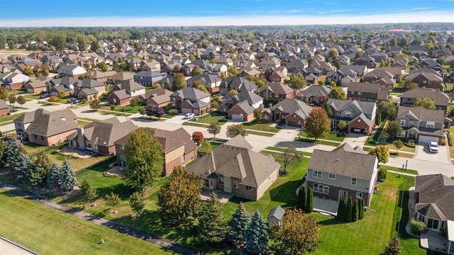 50247 Cheltenham Drive, Macomb, MI 48044