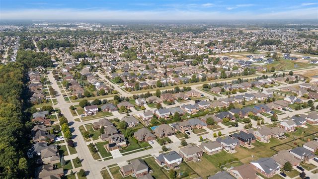 50247 Cheltenham Drive, Macomb, MI 48044