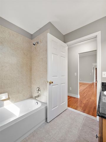 50247 Cheltenham Drive, Macomb, MI 48044