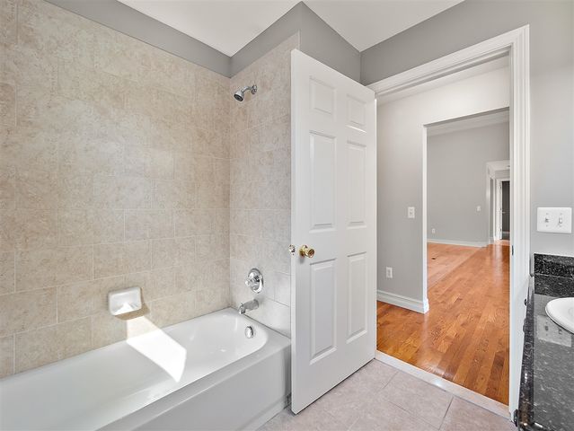 50247 Cheltenham Drive, Macomb, MI 48044