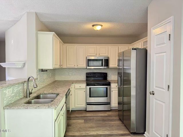 928 Homestead Park Drive, Apex, NC 27502