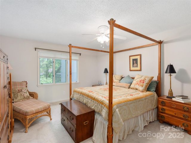 514 Crowfields Lane, Asheville, NC 28803
