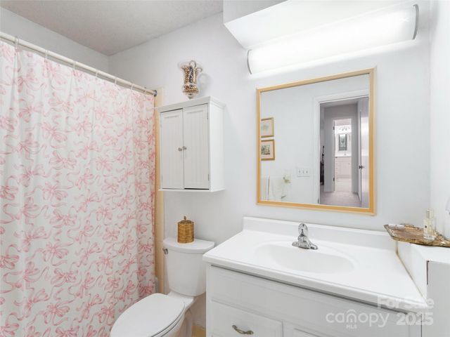 514 Crowfields Lane, Asheville, NC 28803