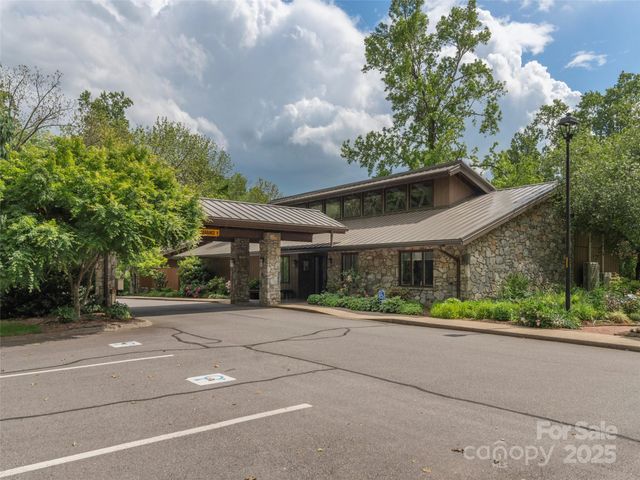 514 Crowfields Lane, Asheville, NC 28803