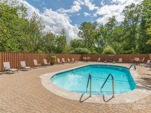 514 Crowfields Lane, Asheville, NC 28803