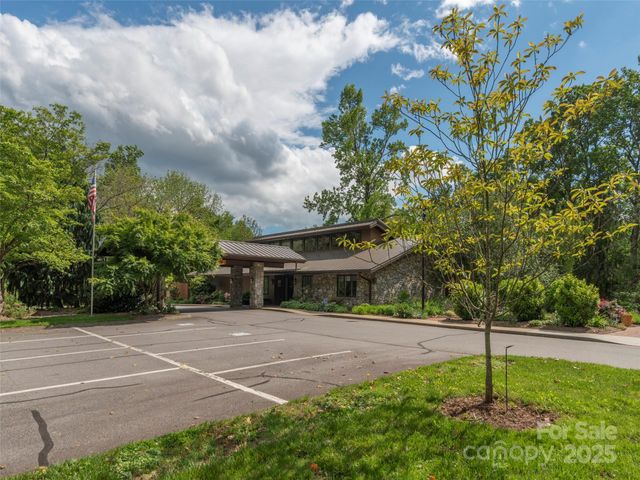 514 Crowfields Lane, Asheville, NC 28803