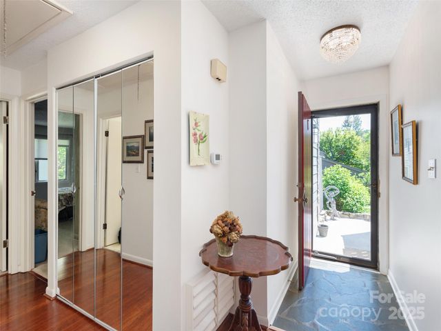 514 Crowfields Lane, Asheville, NC 28803