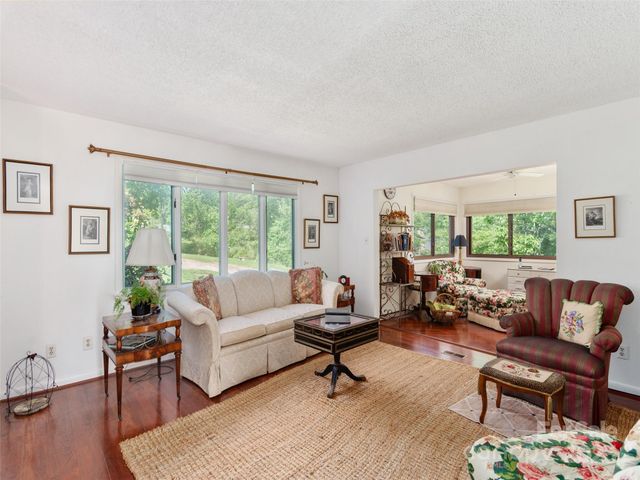 514 Crowfields Lane, Asheville, NC 28803