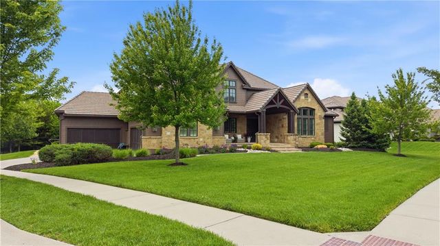 16208 Lucille Street, Overland Park, KS 66221