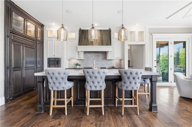 16208 Lucille Street, Overland Park, KS 66221