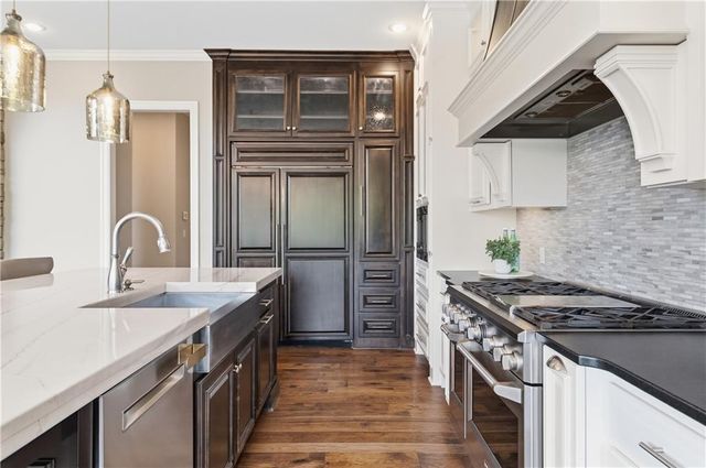 16208 Lucille Street, Overland Park, KS 66221