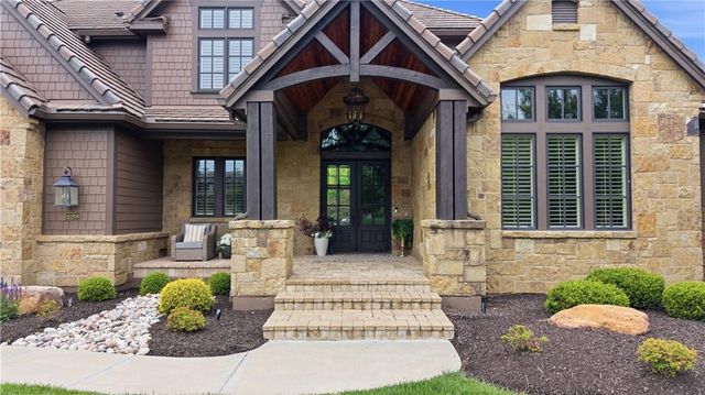 16208 Lucille Street, Overland Park, KS 66221