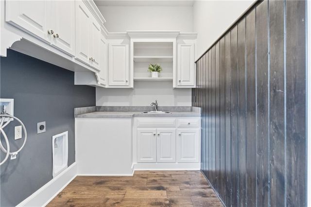 16208 Lucille Street, Overland Park, KS 66221