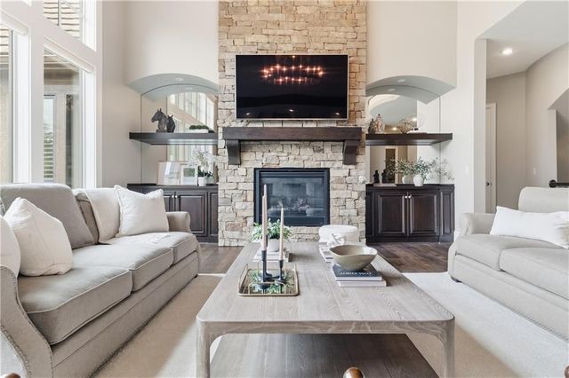 16208 Lucille Street, Overland Park, KS 66221
