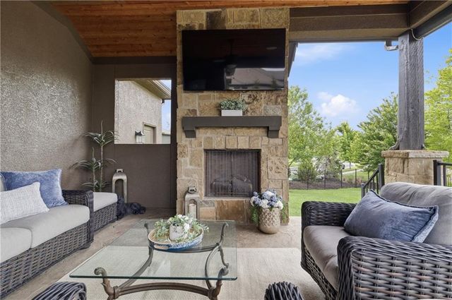 16208 Lucille Street, Overland Park, KS 66221