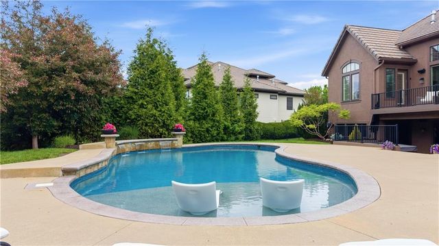 16208 Lucille Street, Overland Park, KS 66221