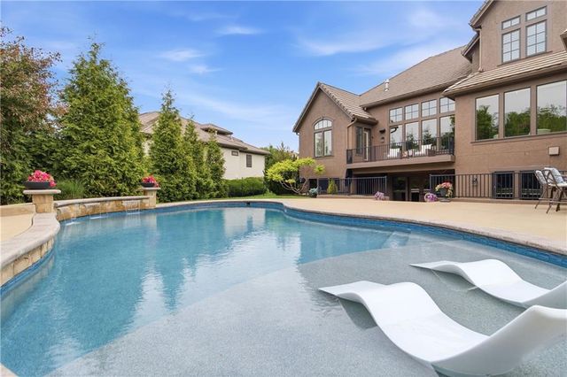 16208 Lucille Street, Overland Park, KS 66221
