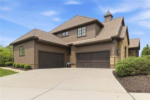 16208 Lucille Street, Overland Park, KS 66221