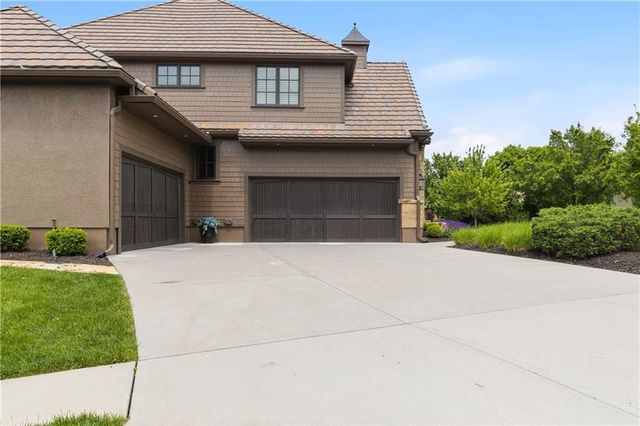 16208 Lucille Street, Overland Park, KS 66221