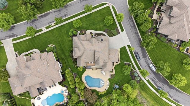 16208 Lucille Street, Overland Park, KS 66221
