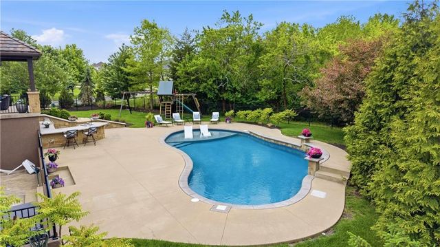 16208 Lucille Street, Overland Park, KS 66221