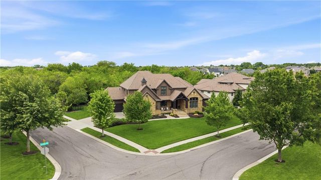 16208 Lucille Street, Overland Park, KS 66221