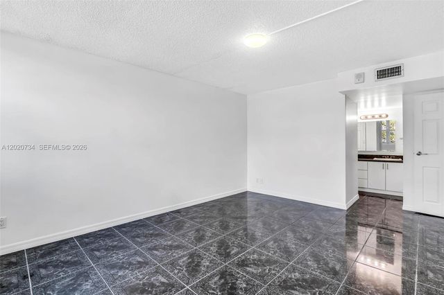 16558 NE 26th Avenue 3H, North Miami Beach, FL 33160