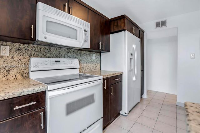 16558 NE 26th Avenue 3H, North Miami Beach, FL 33160