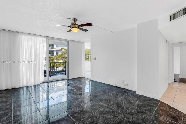 16558 NE 26th Avenue 3H, North Miami Beach, FL 33160