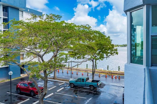 16558 NE 26th Avenue 3H, North Miami Beach, FL 33160