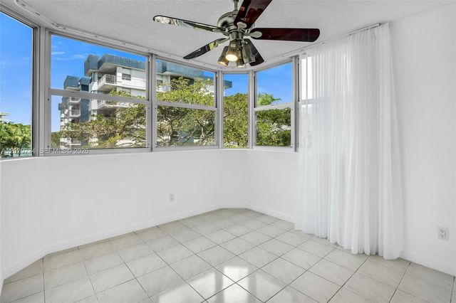 16558 NE 26th Avenue 3H, North Miami Beach, FL 33160