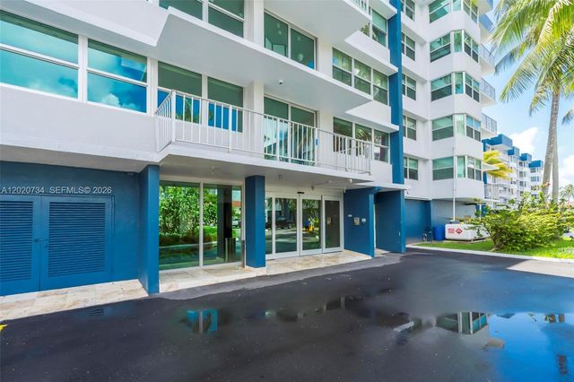 16558 NE 26th Avenue 3H, North Miami Beach, FL 33160